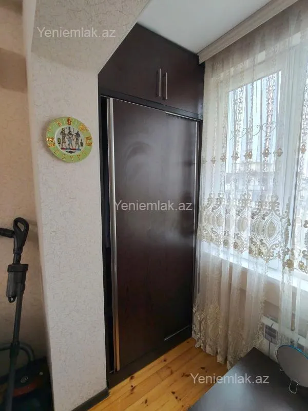 Satılır 1 otaqlı köhnə tikili 40 m²