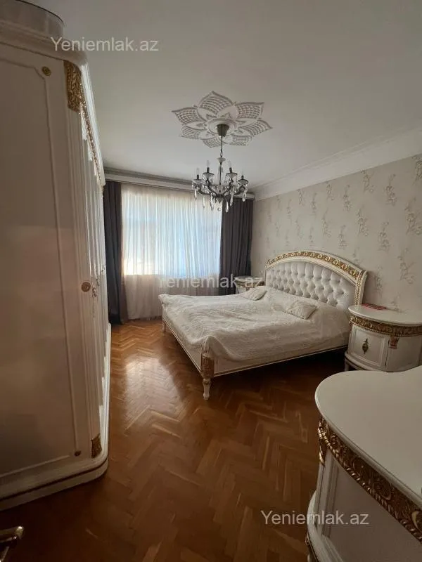 Satılır 3 otaqlı köhnə tikili 86 m²