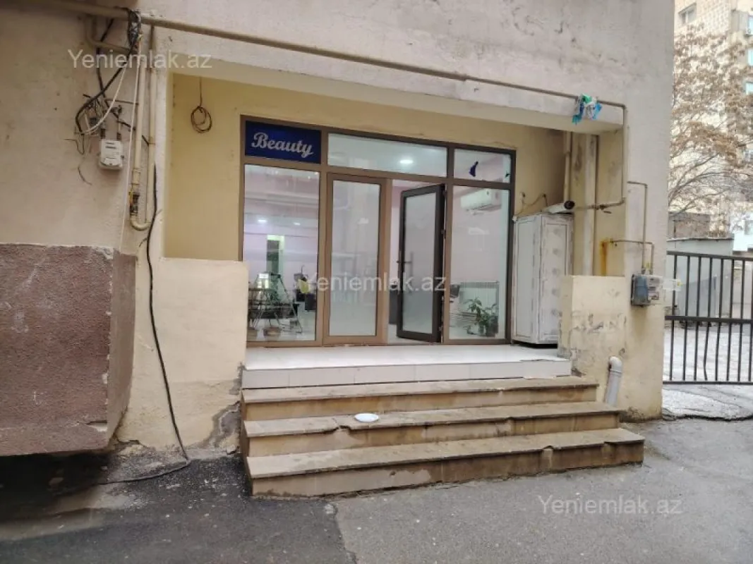 Satılır 3 otaqlı ofis 100 m²