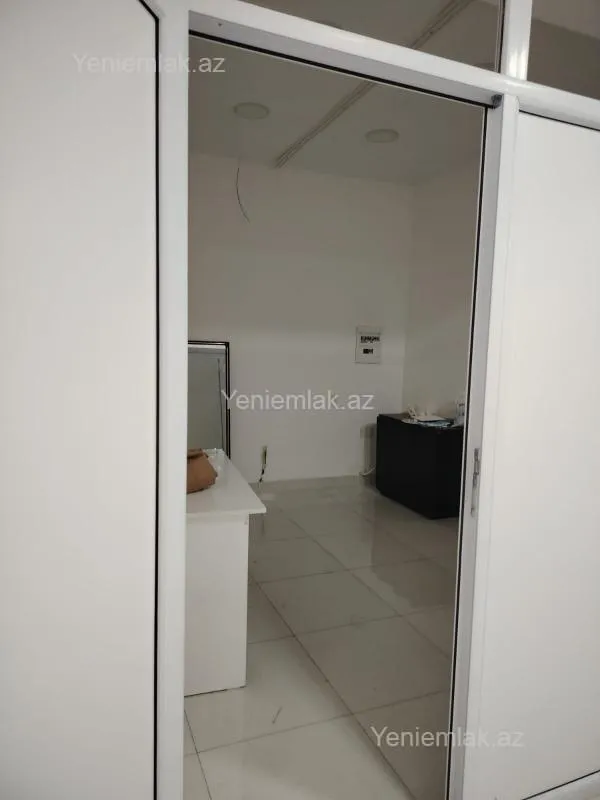 Satılır 3 otaqlı ofis 100 m²