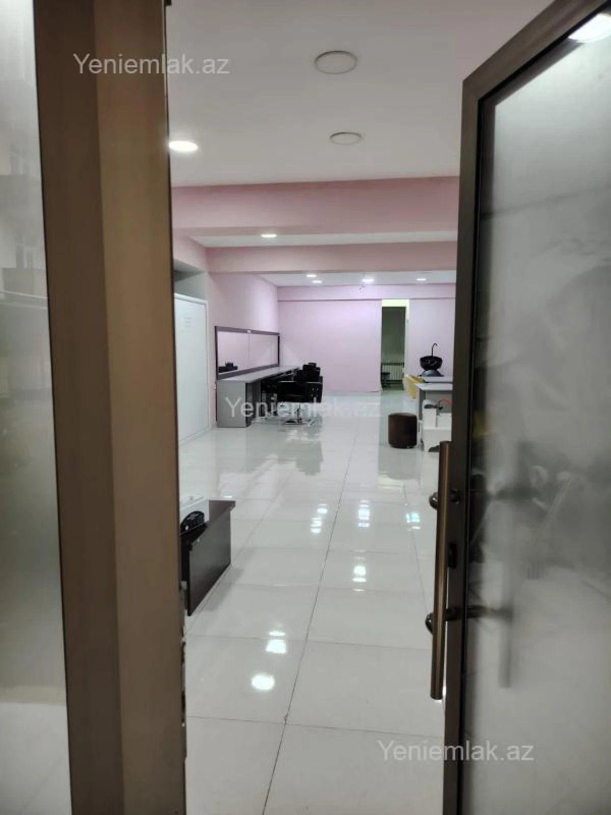 Satılır 3 otaqlı ofis 100 m²