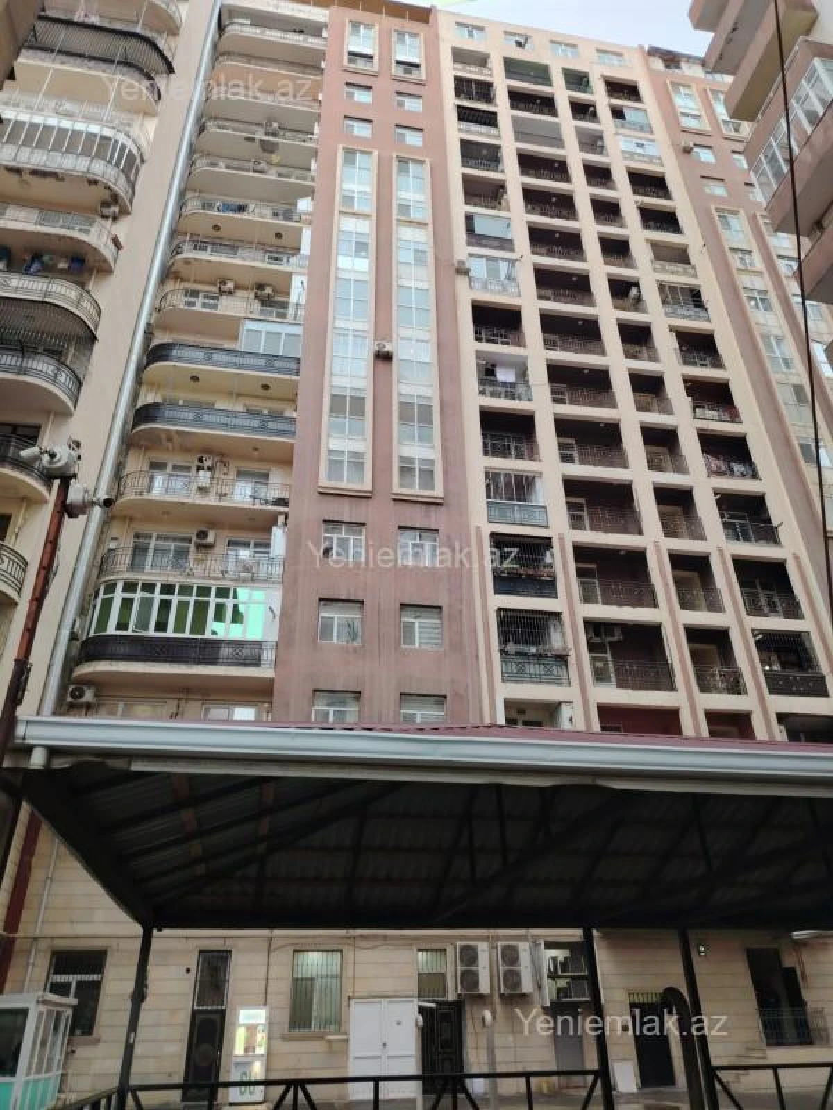 Satılır 3 otaqlı ofis 100 m²