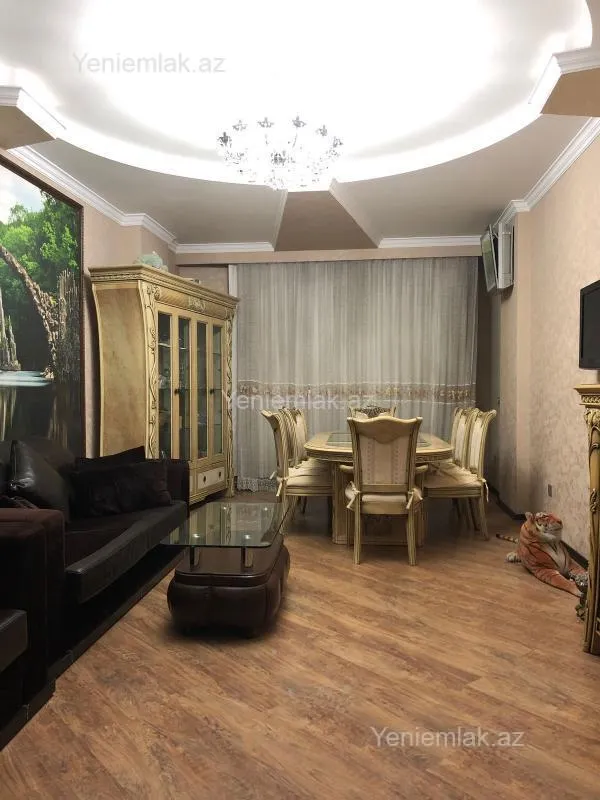 Satılır 3 otaqlı yeni tikili 150 m²