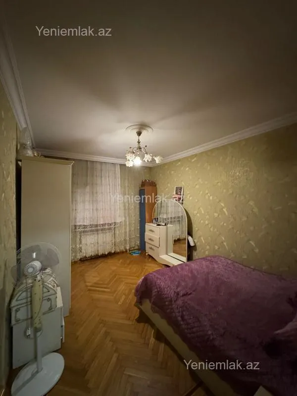 Satılır 3 otaqlı köhnə tikili 90 m²