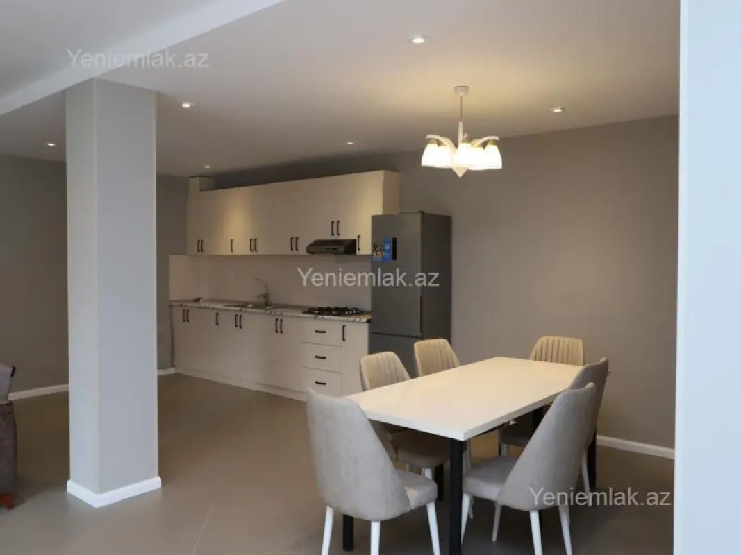 Satılır 6 otaqlı həyət evi 300 m²