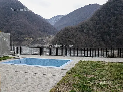 Satılır 6 otaqlı həyət evi 300 m²