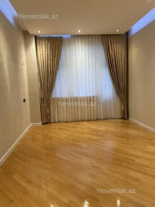 Satılır 3 otaqlı yeni tikili 140 m²