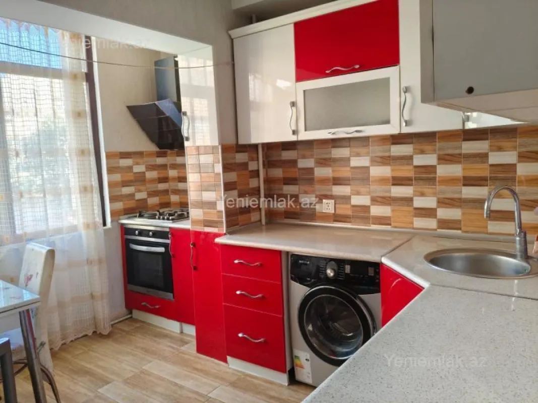 Satılır 5 otaqlı köhnə tikili 120 m²