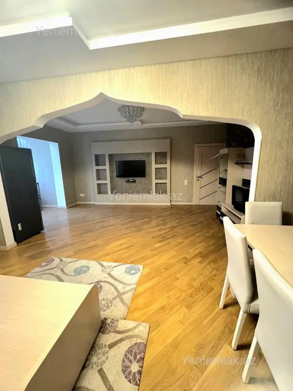 Satılır 5 otaqlı köhnə tikili 120 m²