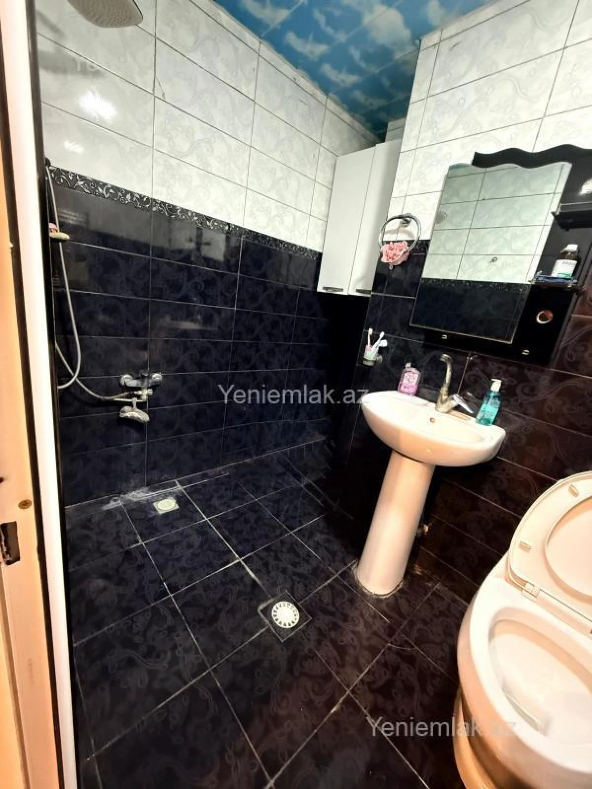 Satılır 2 otaqlı yeni tikili 63 m²