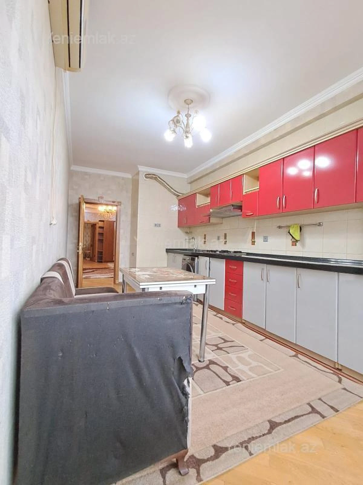 Satılır 3 otaqlı yeni tikili 130 m²