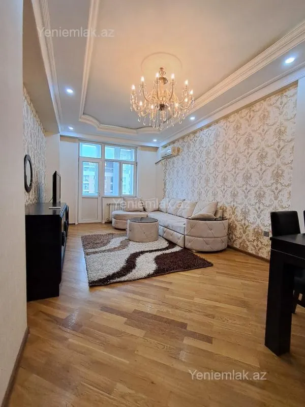 Satılır 3 otaqlı yeni tikili 130 m²