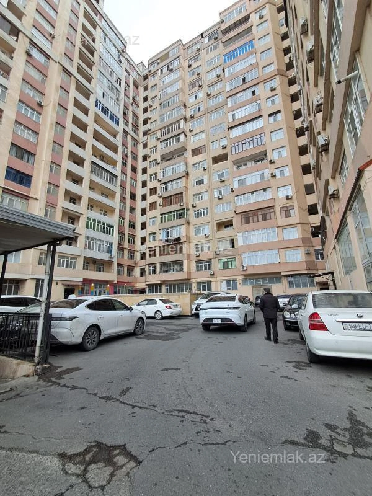 Satılır 3 otaqlı yeni tikili 130 m²