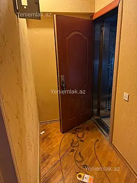 Satılır 2 otaqlı köhnə tikili 76 m²
