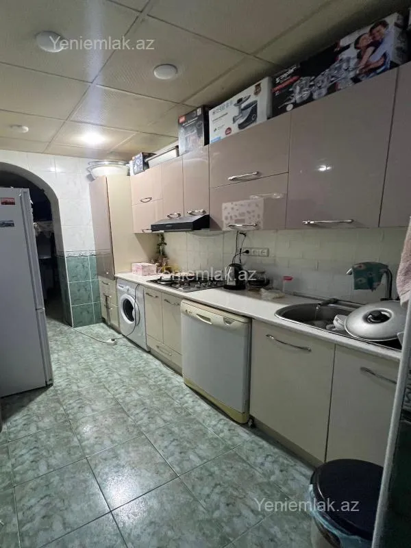 Satılır 3 otaqlı köhnə tikili 85 m²