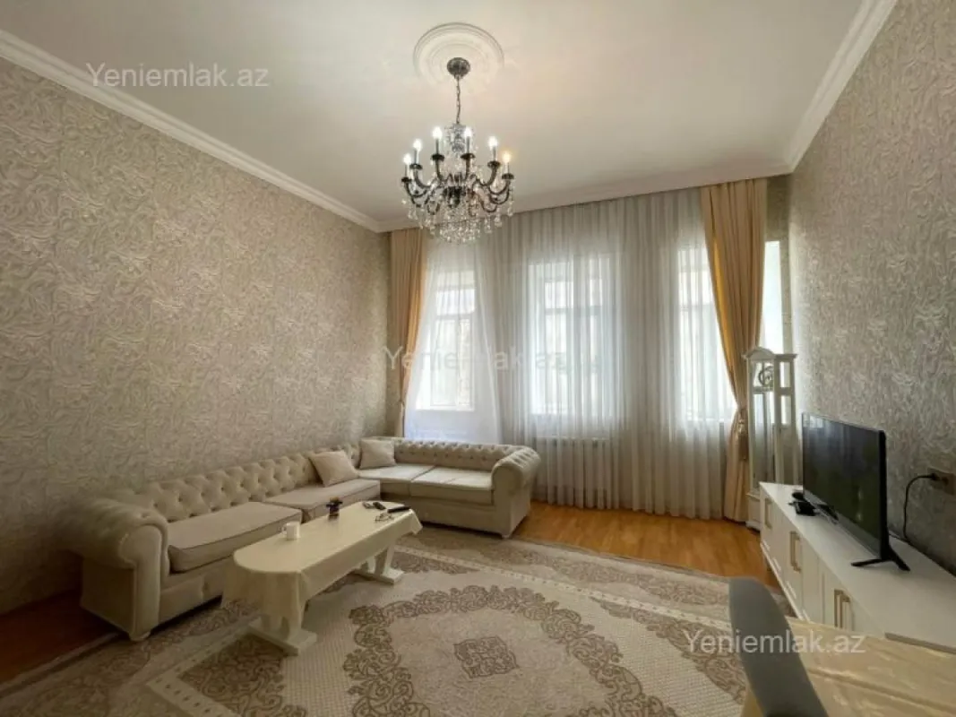 Satılır 2 otaqlı köhnə tikili 73 m²