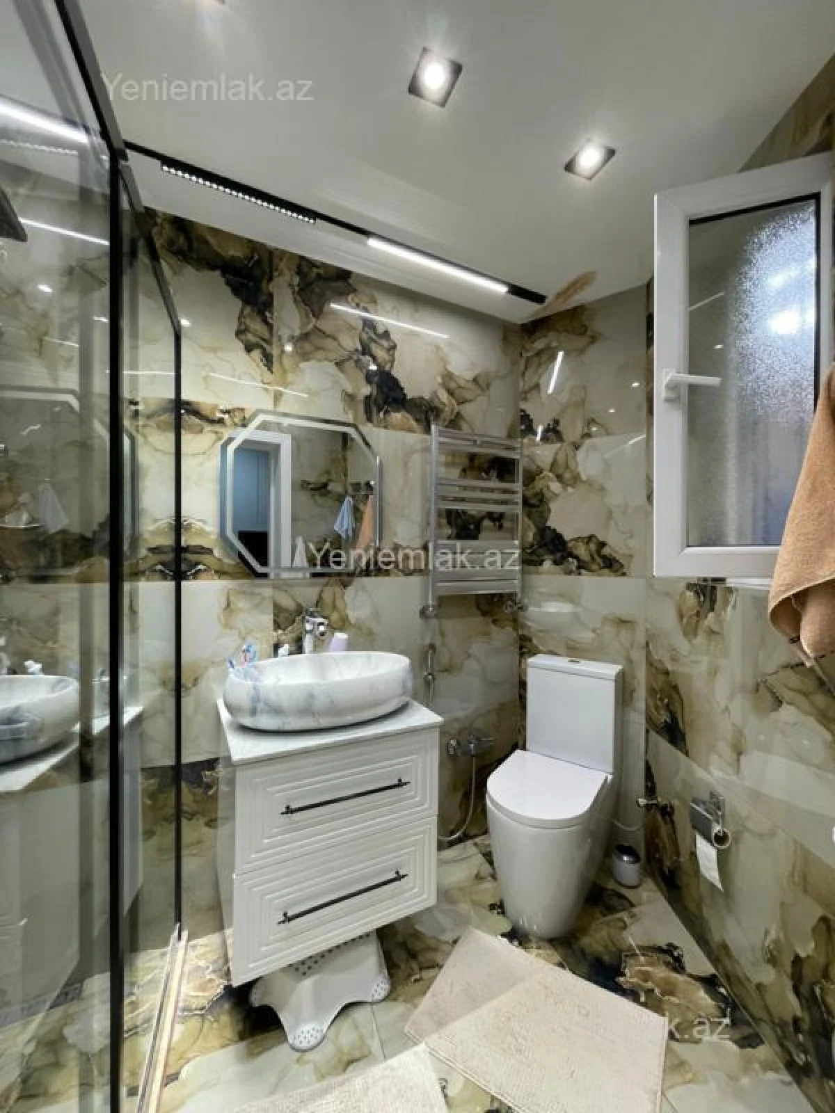 Satılır 2 otaqlı köhnə tikili 73 m²