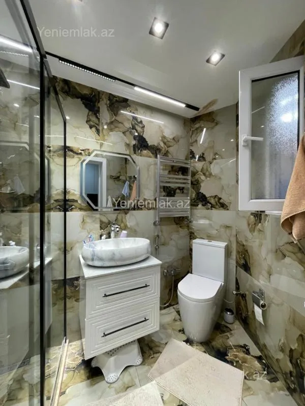 Satılır 2 otaqlı köhnə tikili 73 m²