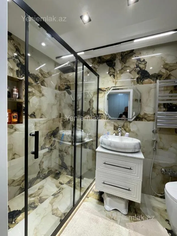 Satılır 2 otaqlı köhnə tikili 73 m²