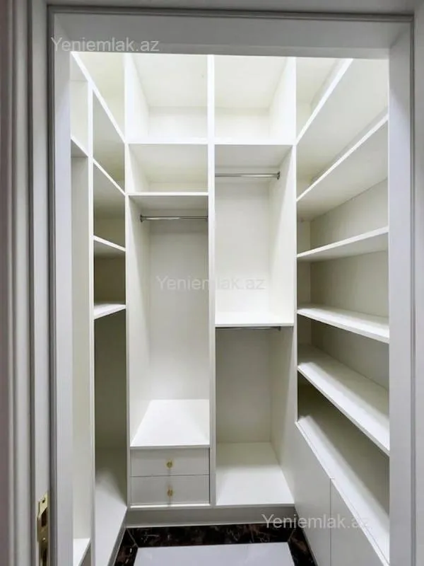 Satılır 4 otaqlı yeni tikili 216 m²