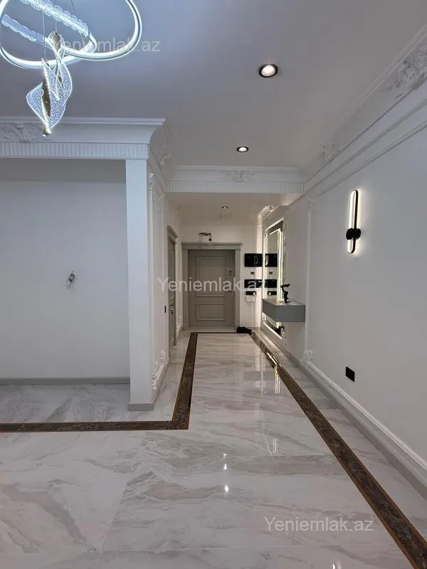 Satılır 3 otaqlı yeni tikili 100 m²