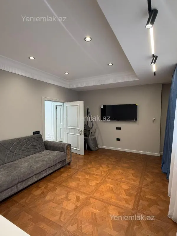 Satılır 3 otaqlı yeni tikili 100 m²