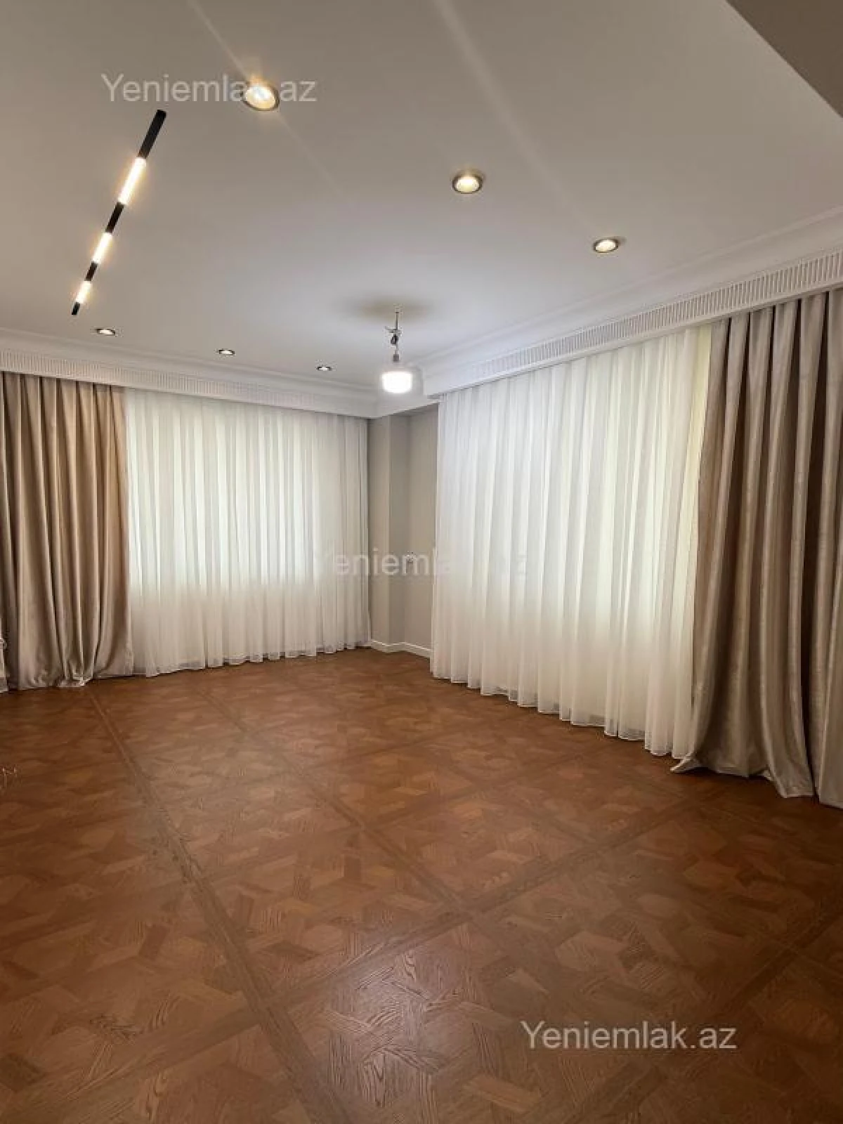 Satılır 3 otaqlı yeni tikili 100 m²