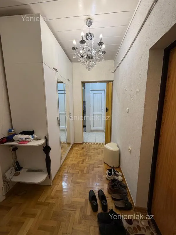 Satılır 2 otaqlı köhnə tikili 60 m²