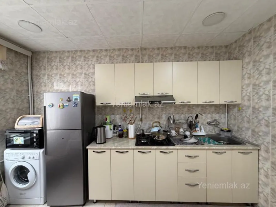 Satılır 2 otaqlı köhnə tikili 60 m²