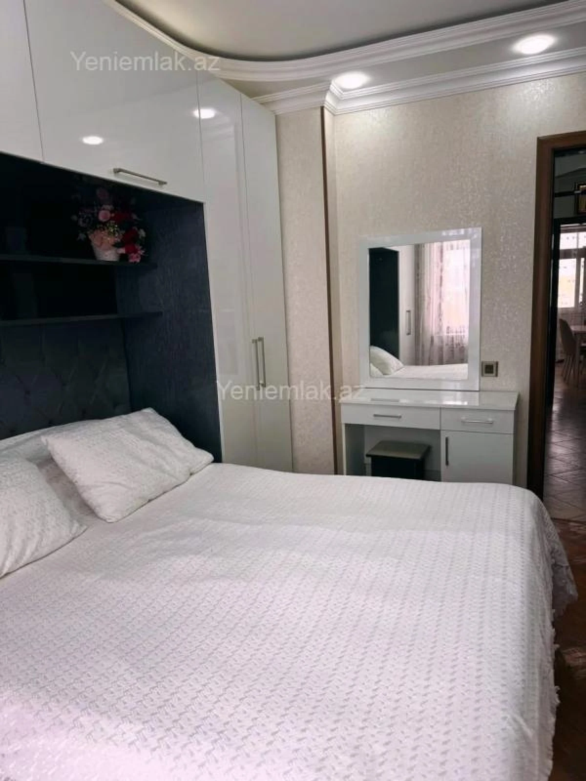 Satılır 2 otaqlı köhnə tikili 60 m²