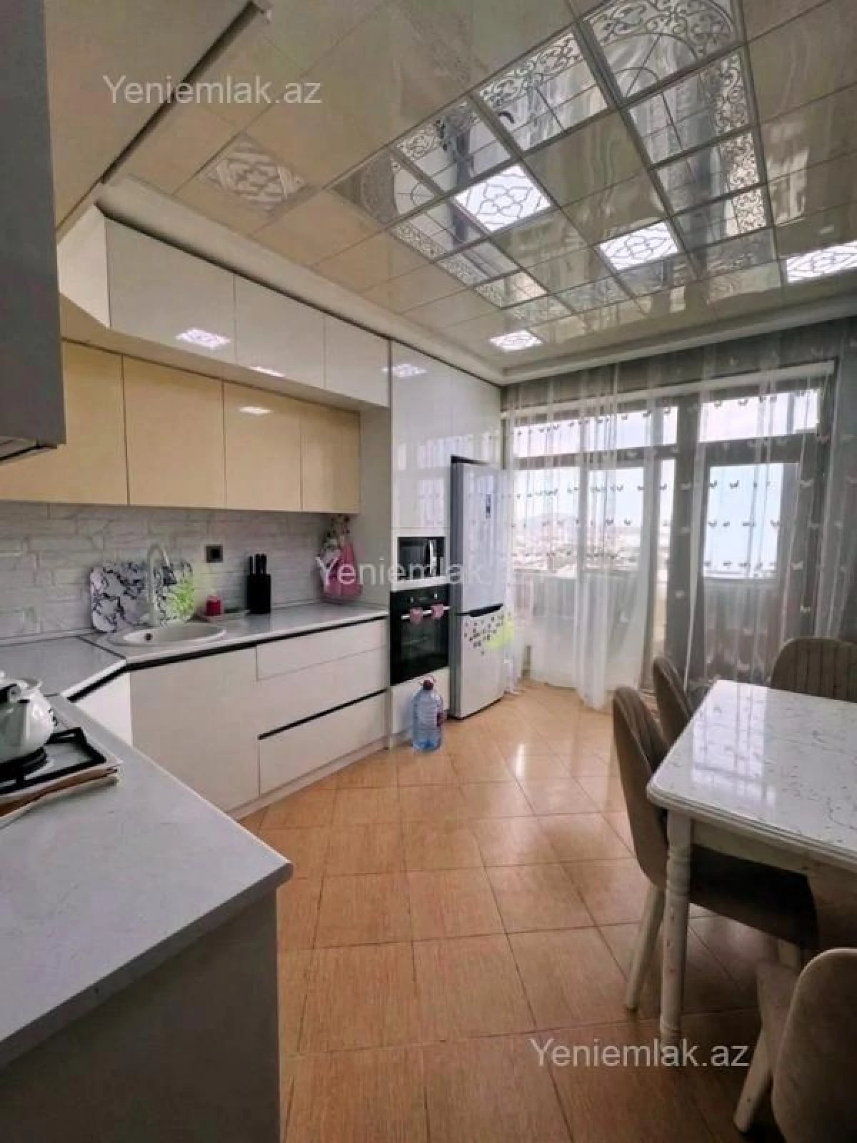 Satılır 2 otaqlı köhnə tikili 60 m²