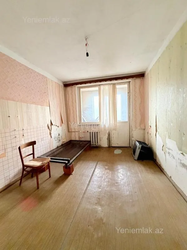 Satılır 4 otaqlı köhnə tikili 100 m²