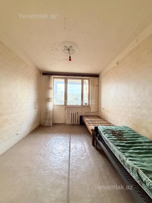 Satılır 4 otaqlı köhnə tikili 100 m²