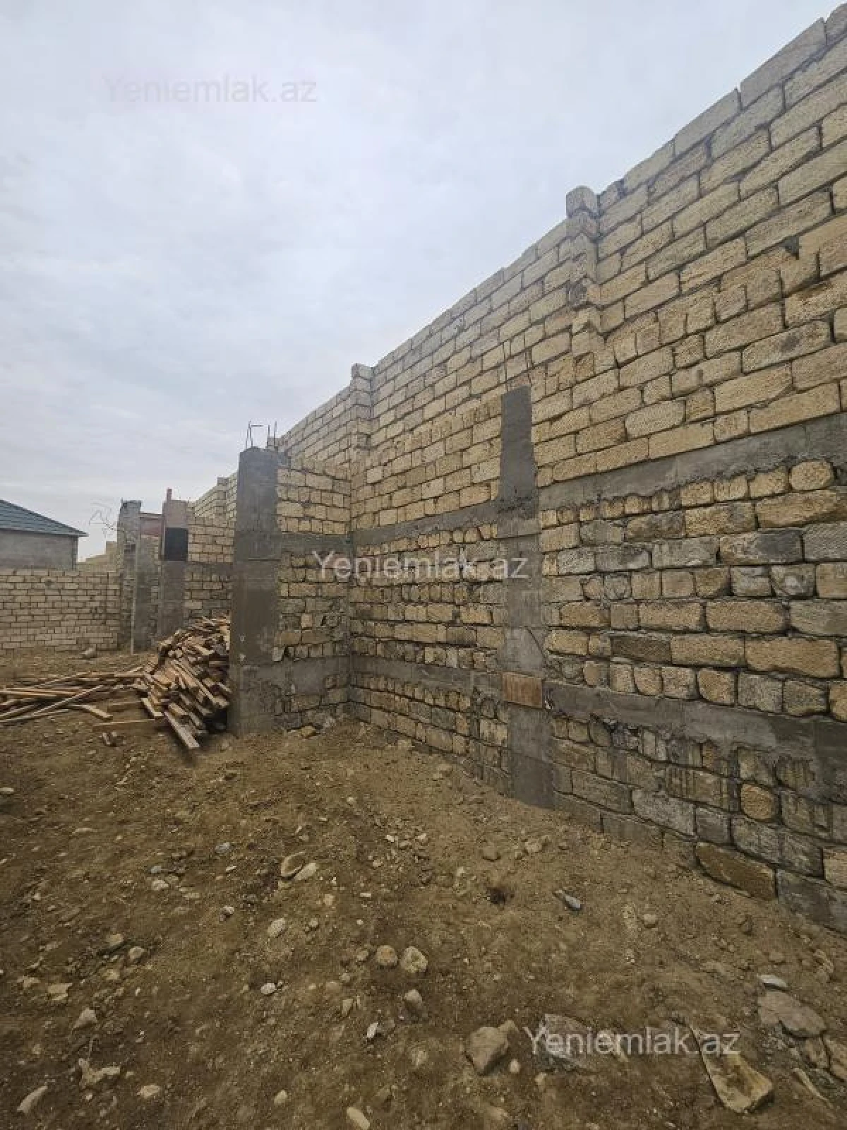 Satılır 6 otaqlı həyət evi 360 m²