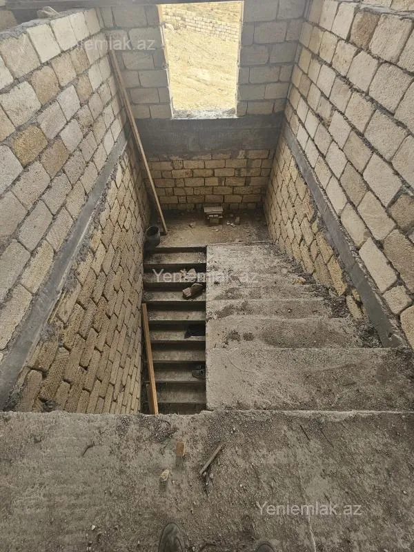 Satılır 6 otaqlı həyət evi 360 m²