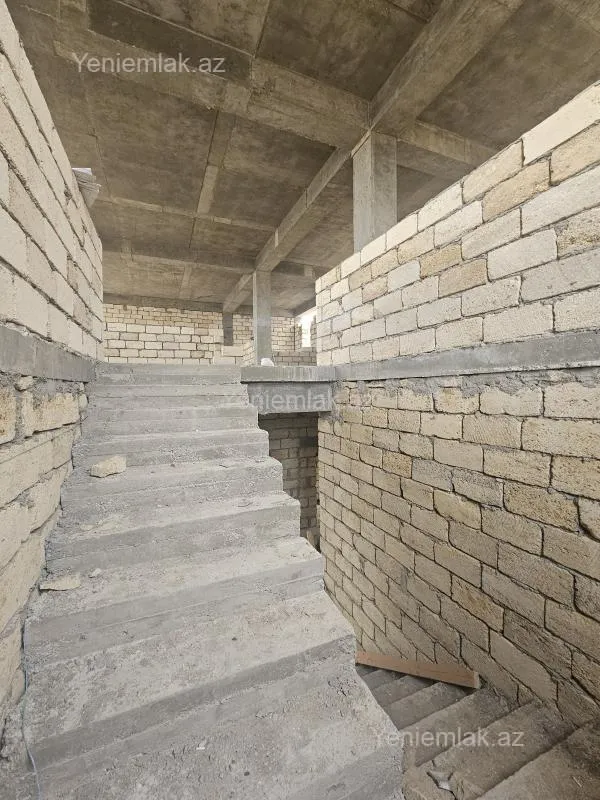 Satılır 6 otaqlı həyət evi 360 m²