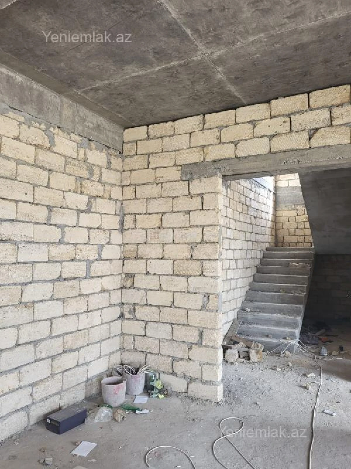 Satılır 6 otaqlı həyət evi 360 m²