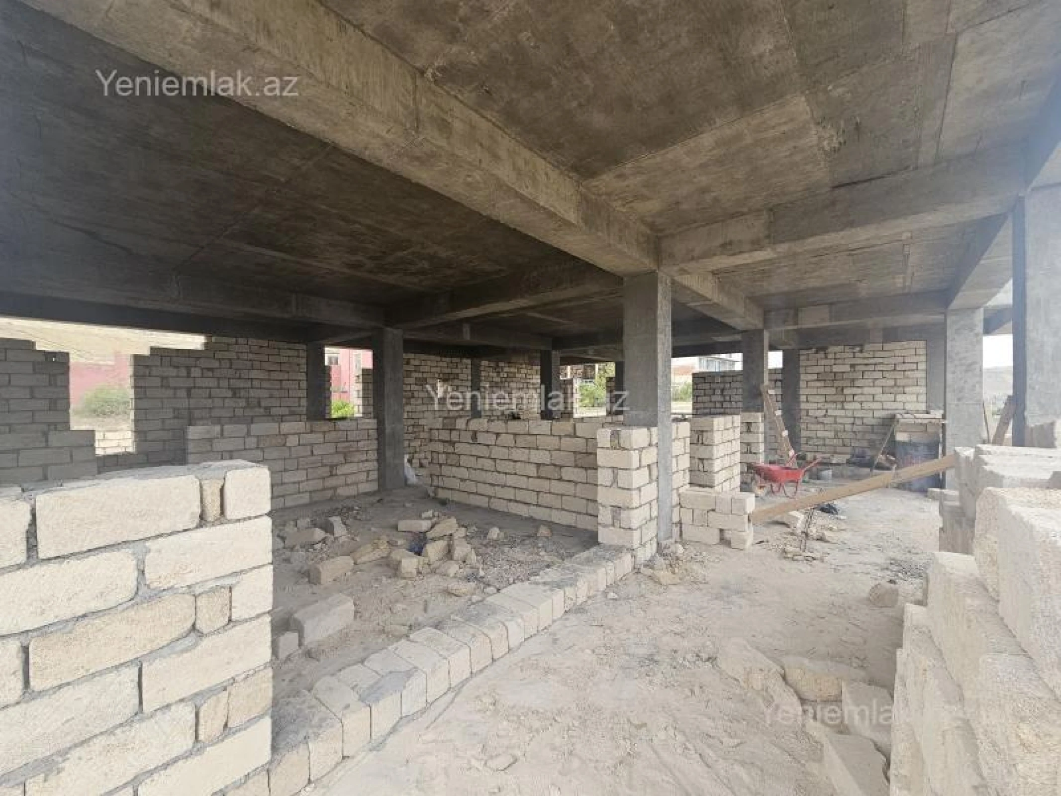 Satılır 6 otaqlı həyət evi 360 m²