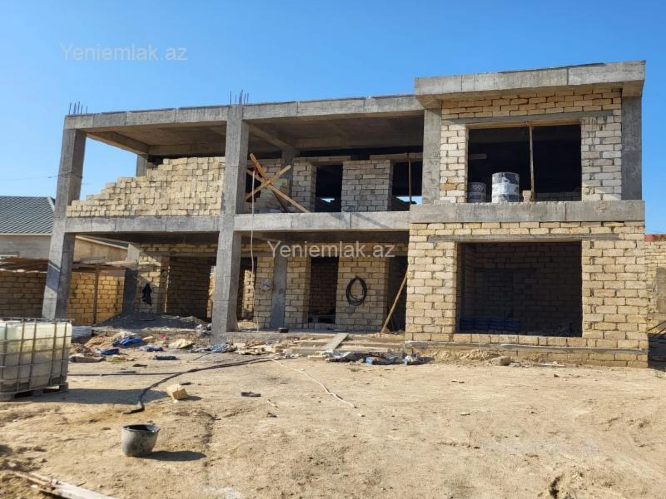 Satılır 6 otaqlı həyət evi 360 m²