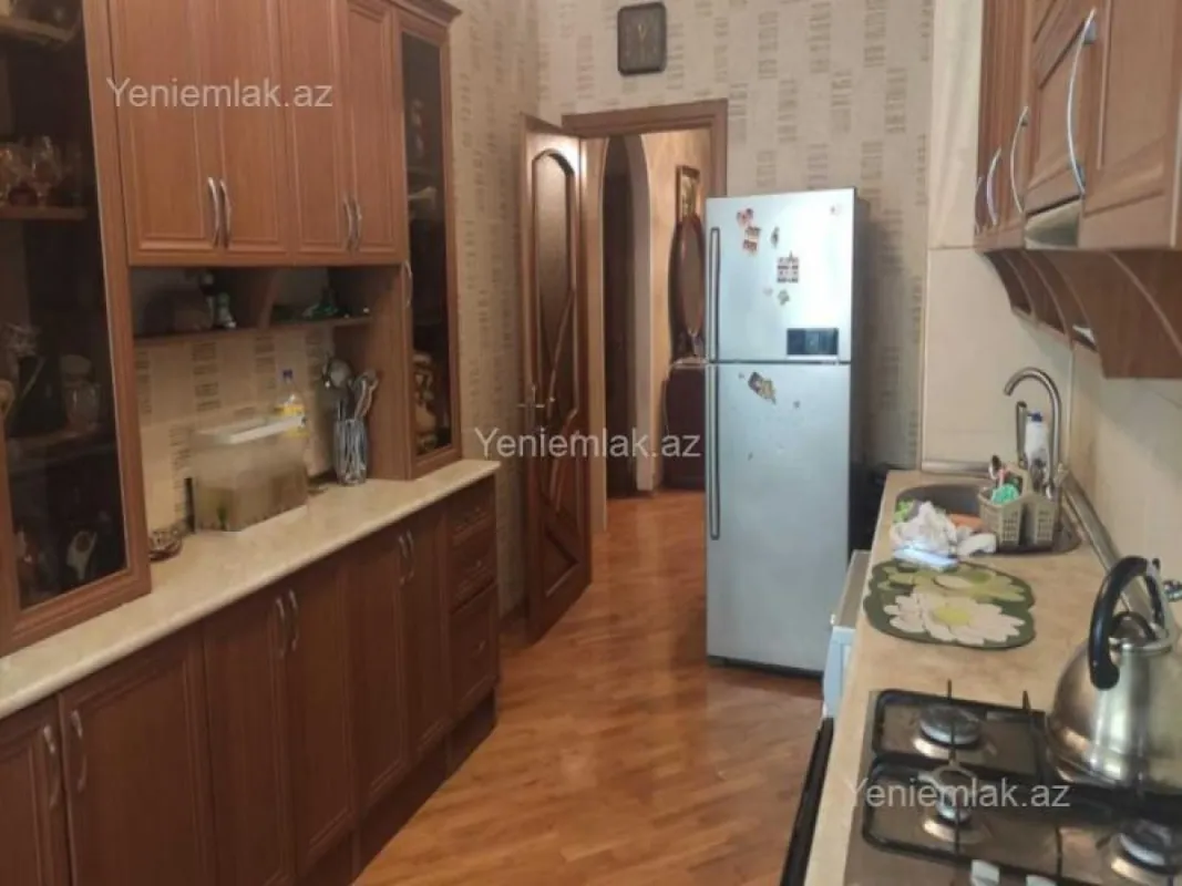 Satılır 3 otaqlı yeni tikili 100 m²