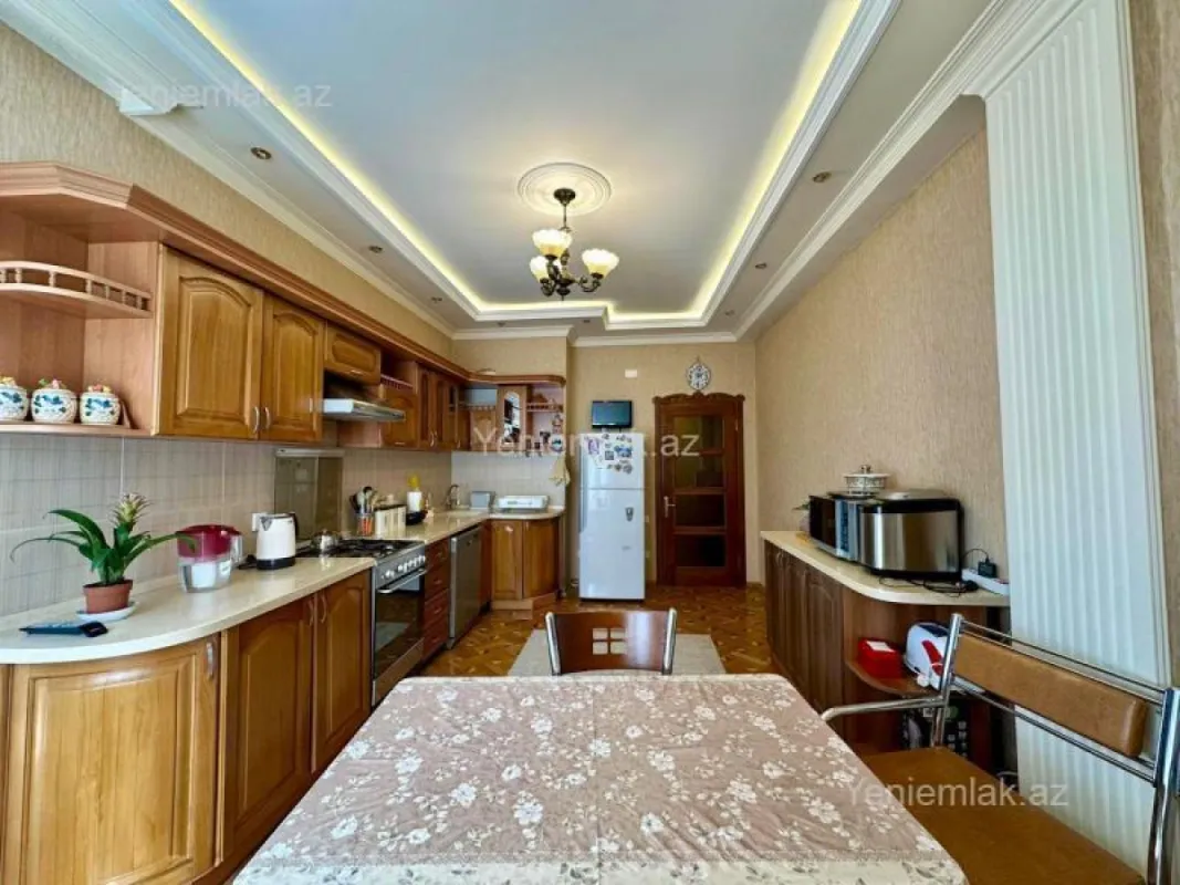 Satılır 3 otaqlı yeni tikili 140 m²