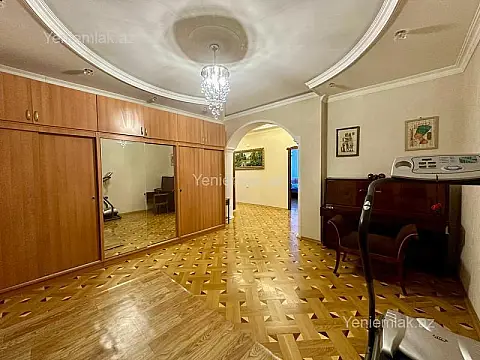 Satılır 3 otaqlı yeni tikili 140 m²