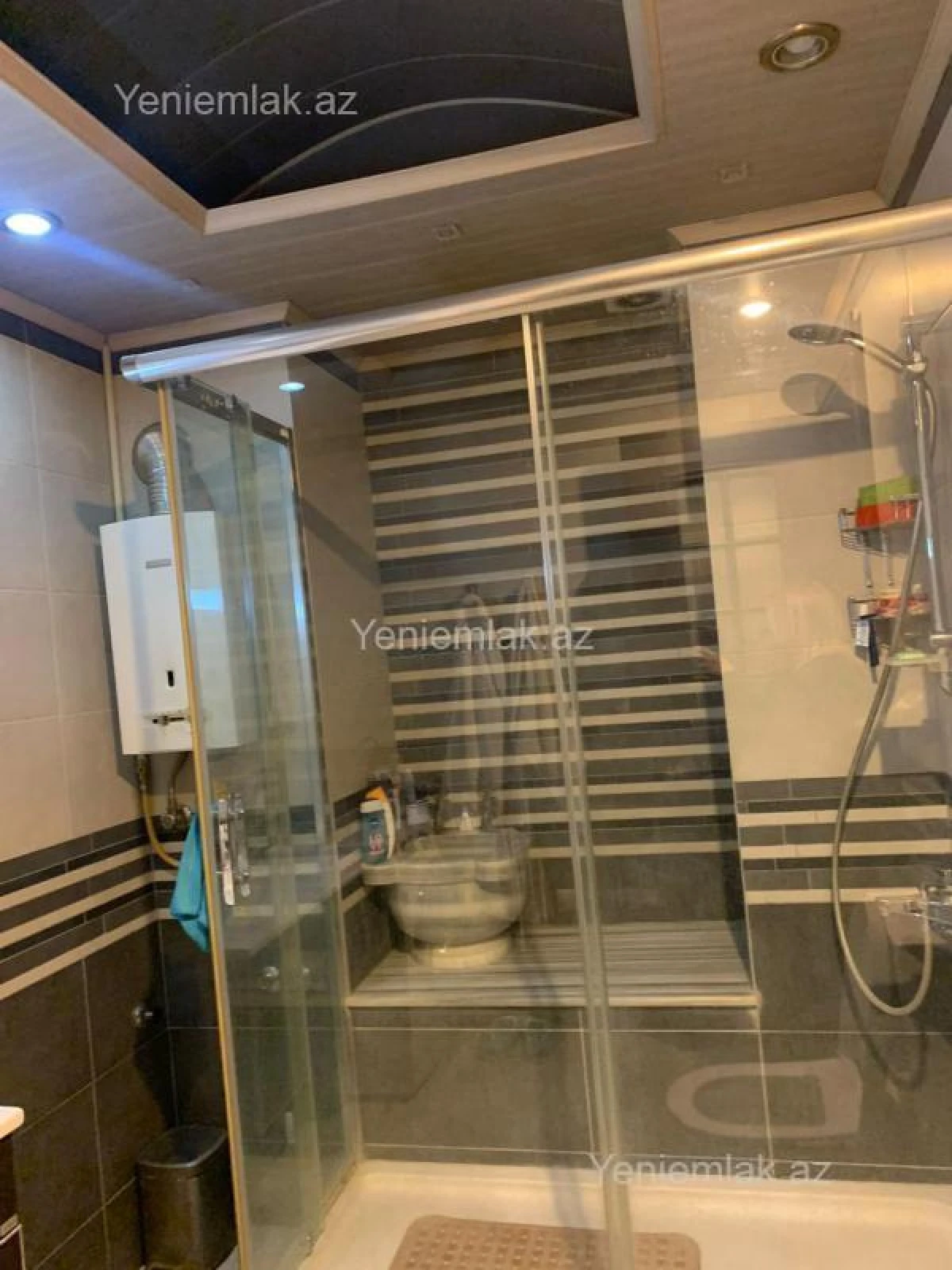 Satılır 5 otaqlı köhnə tikili 200 m²