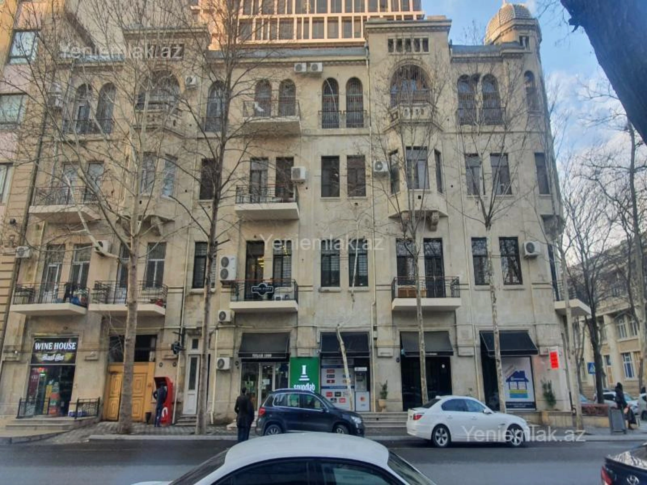 Satılır 5 otaqlı köhnə tikili 200 m²