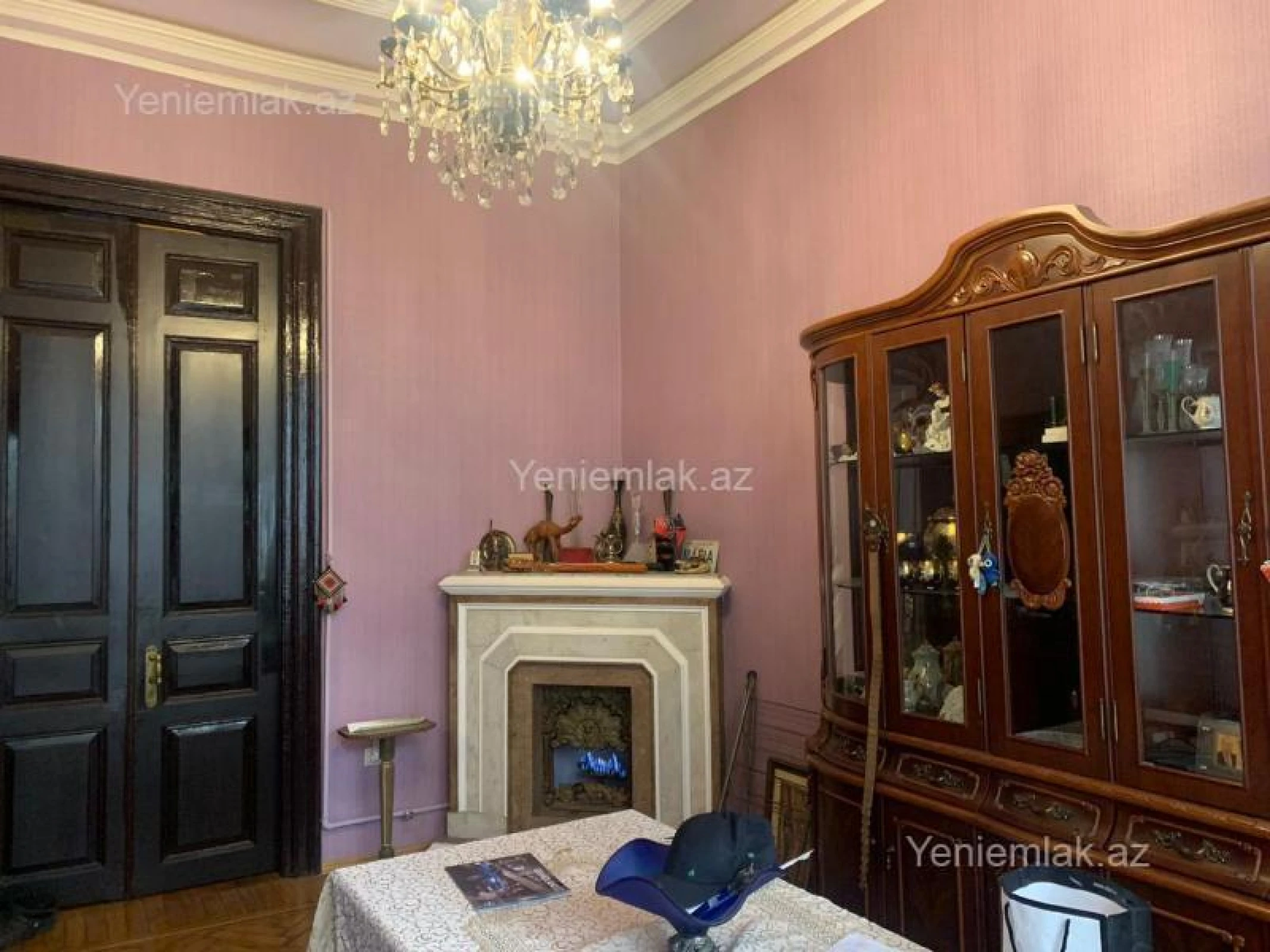 Satılır 5 otaqlı köhnə tikili 200 m²