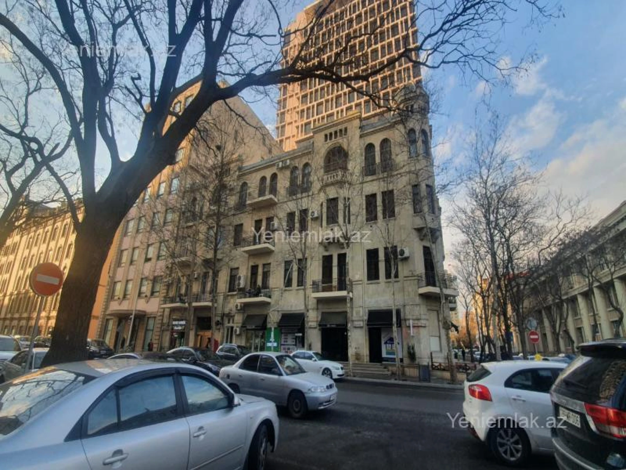 Satılır 5 otaqlı köhnə tikili 200 m²