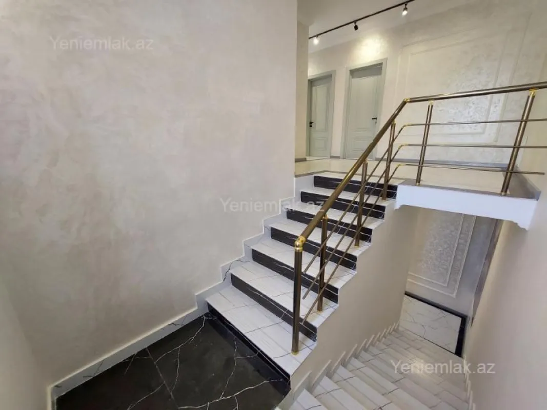 Satılır 5 otaqlı həyət evi 20.5 m²