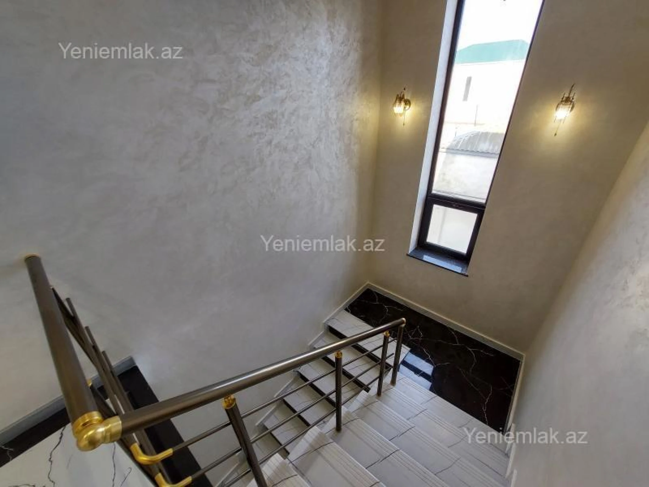 Satılır 5 otaqlı həyət evi 20.5 m²