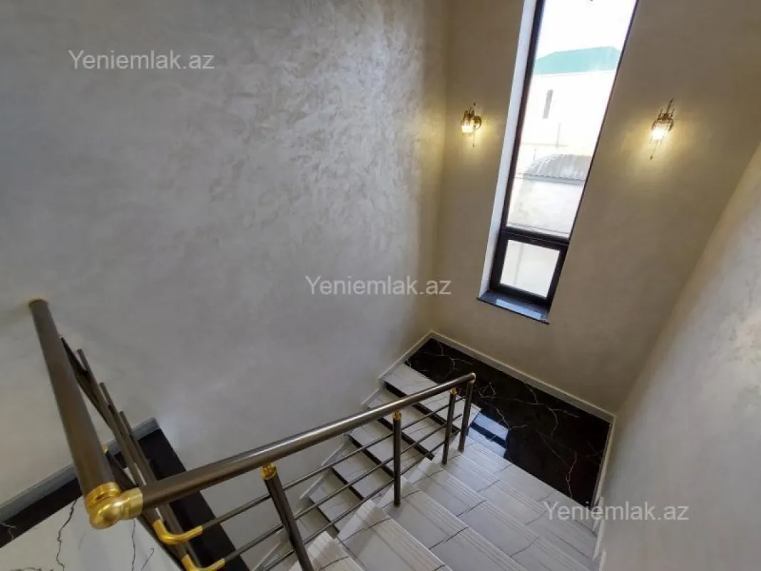 Satılır 5 otaqlı həyət evi 20.5 m²