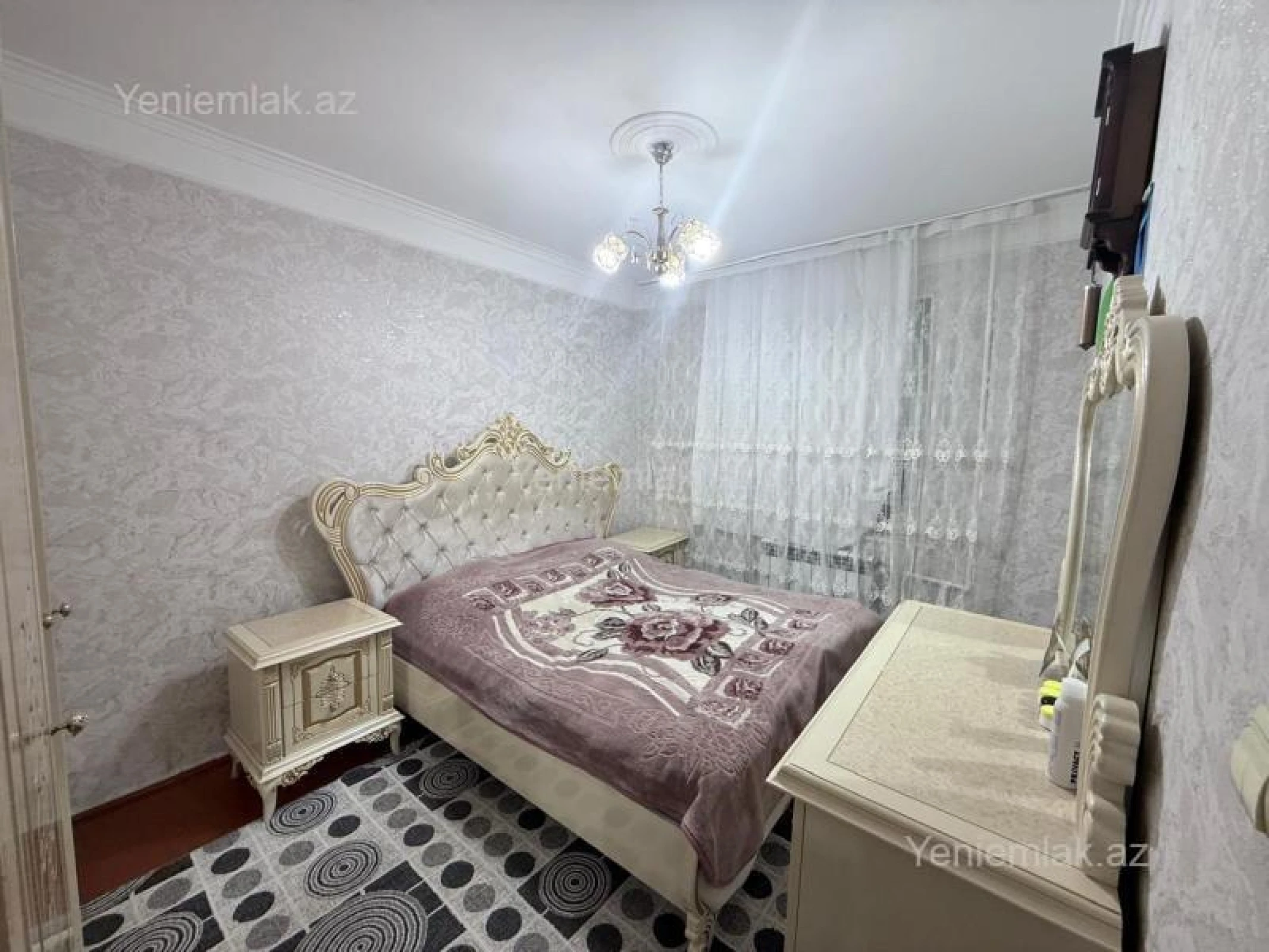 Satılır 3 otaqlı köhnə tikili 70 m²